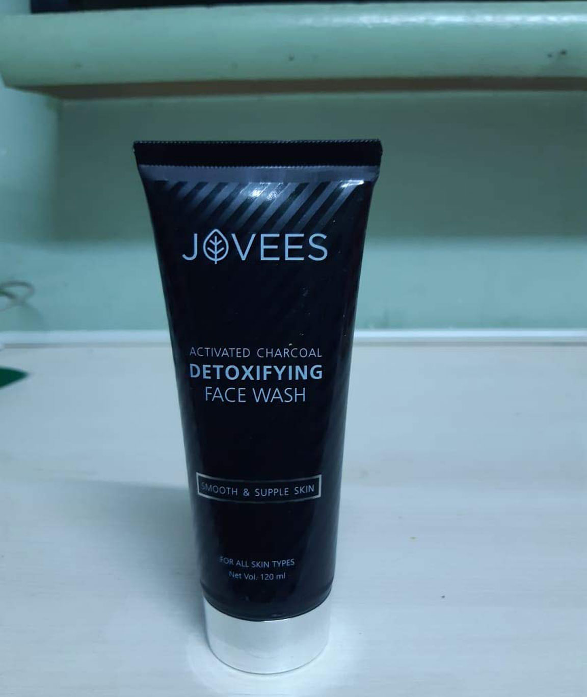 Jovees Activated Charcoal Detoxifying Face Wash, 120ml