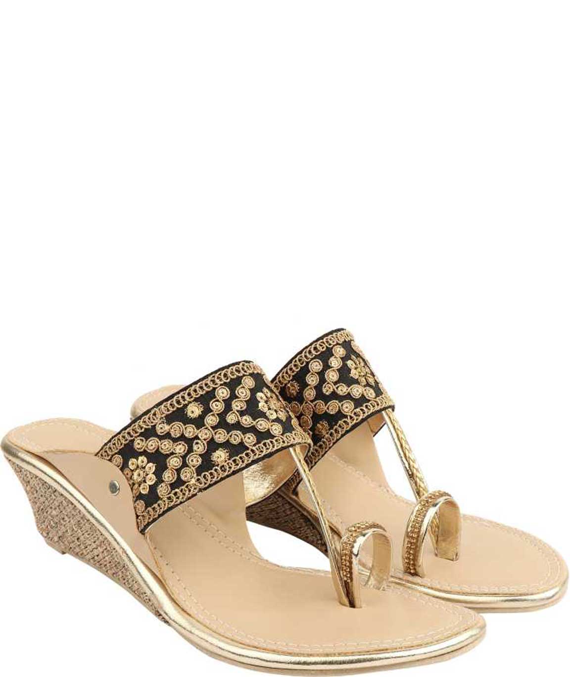 WOMEN BLACK KOLHAPURI WEDGES